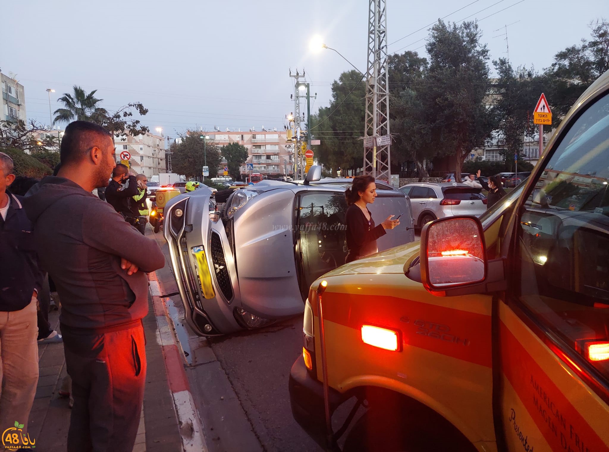 يافا: اصابة طفيفة لسيدة بانقلاب مركبة 